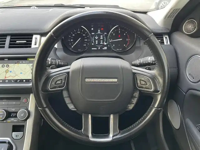 ランドローバー レンジローバーイヴォーク SE 山梨県 2018(平30)年 4.2万km 白 純正ナビ　/ＤＴＶ　/サラウンドカメラシステム　/Ｂｌｕｅｔｏｏｔｈ　/ＭＥＲＩＤＩＡＮサウンドシステム　/ハーフレザー　/シートＨ　/パドルシフト　/クルコン　/オートデールゲート/ドラレコ前後　/ＥＴＣ　/スペアキー