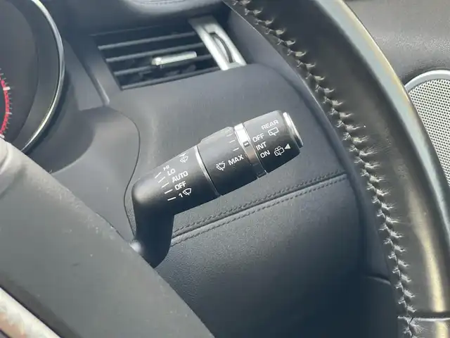 ランドローバー レンジローバーイヴォーク SE 山梨県 2018(平30)年 4.2万km 白 純正ナビ　/ＤＴＶ　/サラウンドカメラシステム　/Ｂｌｕｅｔｏｏｔｈ　/ＭＥＲＩＤＩＡＮサウンドシステム　/ハーフレザー　/シートＨ　/パドルシフト　/クルコン　/オートデールゲート/ドラレコ前後　/ＥＴＣ　/スペアキー