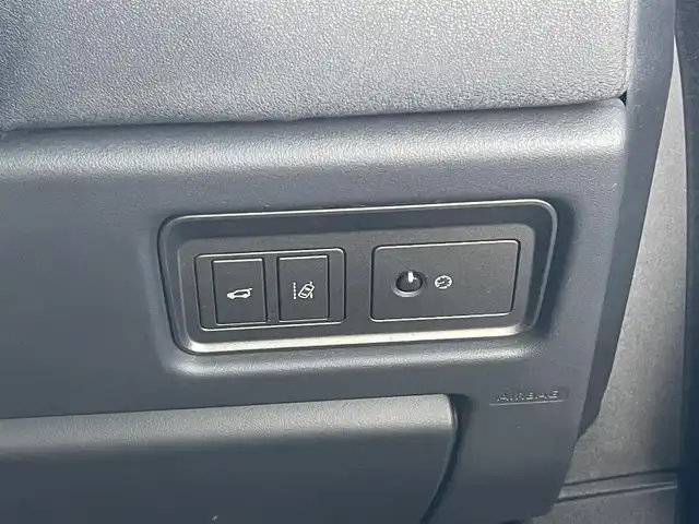 ランドローバー レンジローバーイヴォーク SE 山梨県 2018(平30)年 4.2万km 白 純正ナビ　/ＤＴＶ　/サラウンドカメラシステム　/Ｂｌｕｅｔｏｏｔｈ　/ＭＥＲＩＤＩＡＮサウンドシステム　/ハーフレザー　/シートＨ　/パドルシフト　/クルコン　/オートデールゲート/ドラレコ前後　/ＥＴＣ　/スペアキー