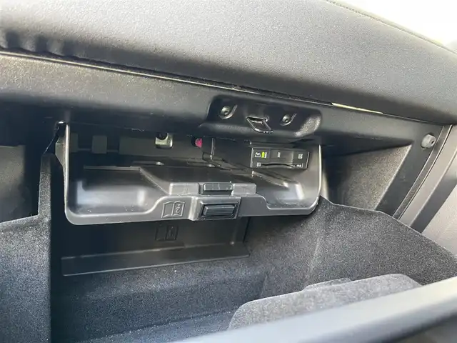 ランドローバー レンジローバーイヴォーク SE 山梨県 2018(平30)年 4.2万km 白 純正ナビ　/ＤＴＶ　/サラウンドカメラシステム　/Ｂｌｕｅｔｏｏｔｈ　/ＭＥＲＩＤＩＡＮサウンドシステム　/ハーフレザー　/シートＨ　/パドルシフト　/クルコン　/オートデールゲート/ドラレコ前後　/ＥＴＣ　/スペアキー