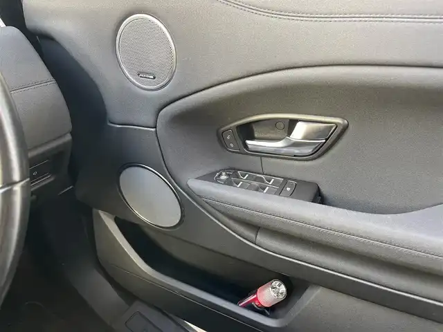 ランドローバー レンジローバーイヴォーク SE 山梨県 2018(平30)年 4.2万km 白 純正ナビ　/ＤＴＶ　/サラウンドカメラシステム　/Ｂｌｕｅｔｏｏｔｈ　/ＭＥＲＩＤＩＡＮサウンドシステム　/ハーフレザー　/シートＨ　/パドルシフト　/クルコン　/オートデールゲート/ドラレコ前後　/ＥＴＣ　/スペアキー