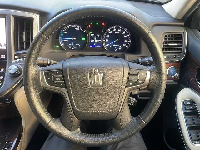 トヨタ クラウン ハイブリッド ロイヤルサルーン 大阪府 2013(平25)年 5.2万km ブラック 純正ナビ/BTオーディオ/フルセグテレビ/CD/DVD/全方位カメラ/前席パワーシート/オートライト/フォグランプ/ETC/純正フロアマット/純正ドアバイザー/ステアリングスイッチ/レーダークルーズコントロール/スペアキー