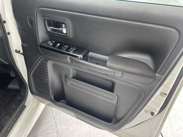 スズキ スペーシア カスタム HYBRID XS 沖縄県 2018(平30)年 6.8万km ピュアホワイトP 純正ディスプレイオーディオ（PVH-9300DVSZS）　　/DVD　/ＡＵＸ　/Ｂｌｕｅｔｏｏｔｈ　/ＥＴＣ/ハーフレザーシート　/両側パワースライドドア　/コーナーセンサー　/シートヒーター　/ＬＥＤヘッドライト　/オートライト/横滑り防止装置　/純正フロアマット/純正15インチアルミホイール