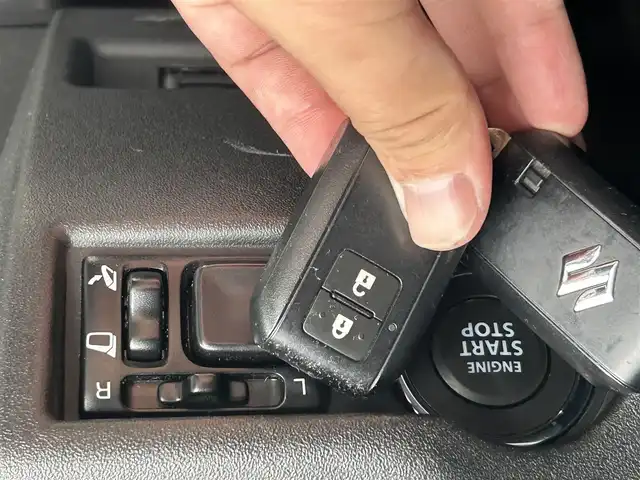 スズキ ジムニー XC 愛知県 2019(平31)年 3.3万km ジャングルグリーン 社外メモリナビ(FM/AM/CD/DVD/BT/USB/iPod/HDMI/SMARTUSEN/フルセグ)/デュアルセンサーブレーキサポート/4WD/ターボ/5MT/バックカメラ/マッドフラッグ/TOTSUGEKIマフラー/Carrozzeriaスピーカー/シートヒーター/LEDヘッドライト/フォグランプ/純正AW16インチ/電動格納ミラー/クルーズコントロール/ETC/プッシュスタート/スマートキー・スペアキー１本/ステアリングリモコン/ABS/取扱説明書・保証書
