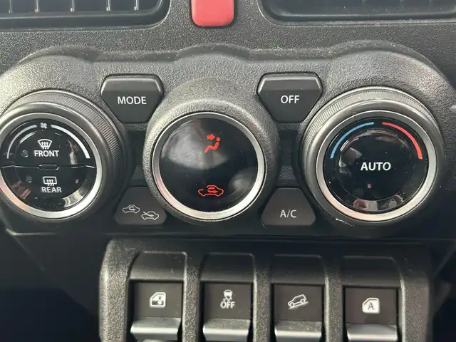 スズキ ジムニー XC 愛知県 2019(平31)年 3.3万km ジャングルグリーン 社外メモリナビ(FM/AM/CD/DVD/BT/USB/iPod/HDMI/SMARTUSEN/フルセグ)/デュアルセンサーブレーキサポート/4WD/ターボ/5MT/バックカメラ/マッドフラッグ/TOTSUGEKIマフラー/Carrozzeriaスピーカー/シートヒーター/LEDヘッドライト/フォグランプ/純正AW16インチ/電動格納ミラー/クルーズコントロール/ETC/プッシュスタート/スマートキー・スペアキー１本/ステアリングリモコン/ABS/取扱説明書・保証書