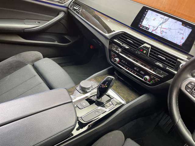 ＢＭＷ ５２３ｄ Mスポーツ 千葉県 2017(平29)年 6万km アルピンホワイト Mパフォーマンスエアロ　/ACC　/ドライビングアシストプラス　/純正ナビ　/360°カメラ　/パワーシート　/パワートランク　/インテリジェントセーフティ　/LCW　/LDW　/コンフォートアクセス　　/ドライブレコーダー　/ETC