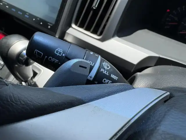 ホンダ ステップワゴン スパーダ Z 埼玉県 2014(平26)年 9.1万km ホワイトオーキッドパール ・ディーラー点検記録複数年有/・ワンオーナー　/コンフォートビューパッケージ/［親水/ヒーテッドドアミラー+フロントドア撥水ガラス］/・ナビ装着用スペシャルパッケージ/・純正9インチプレミアムインターナビTV　DVD BT　/・バックカメラ　/・ＥＴＣ　/・両側パワースライドドア　/・リア両側イージードアクローザー/・オートライト　/ディスチャージヘッドライト＜HID＞/（ロービーム、オートレベリング/オートライトコントロール機構付）　/・アクティブコーナリングライト/・フォグライト　　/・クルーズコントロール　/・パドルシフト/・Hondaスマートキーシステム（Hondaスマートキー2個付）/・１６インチアルミホイール＋スチールラジアルタイヤ（205/60R16 92H　ＢＳレグノサマータイヤ）/・クルーズコントロール/・スーパーＵＶカットフロントドアガラス/・保証書/・取説