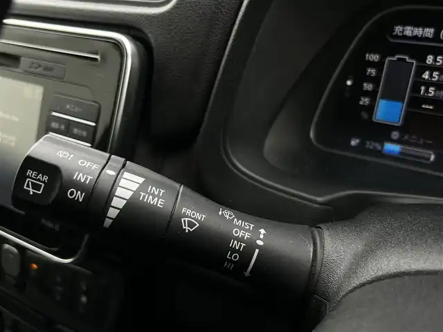日産 リーフ X 群馬県 2018(平30)年 11.1万km ラディアントレッド ワンオーナー/純正SDナビ/（AM/FM/DISC/USB/Bluetooth/AUX/ワンセグTV）/前席シートヒーター/ステアリングヒーター/バックカメラ/横滑り防止装置/衝突被害軽減ブレーキ/ハロゲンオートヘッドライト/純正フロアマット/純正16インチホイールキャップ/ETC/e-pedal/スマートキー/プッシュスタート/純正充電ケーブル車載/保証書/取扱説明書