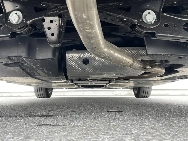 トヨタ プリウス U 滋賀県 2023(令5)年 0.9万km プラチナホワイトパールマイカ ディスプレイオーディオ /・Bluetooth/・フルセグ/全方位カメラ /LEDヘッドライト/オートハイビーム/シートヒーター/革巻きステアリング/追従クルコン/レーンキープアシスト/クリアランスソナー/電動格納ミラー/AC100V/BSM