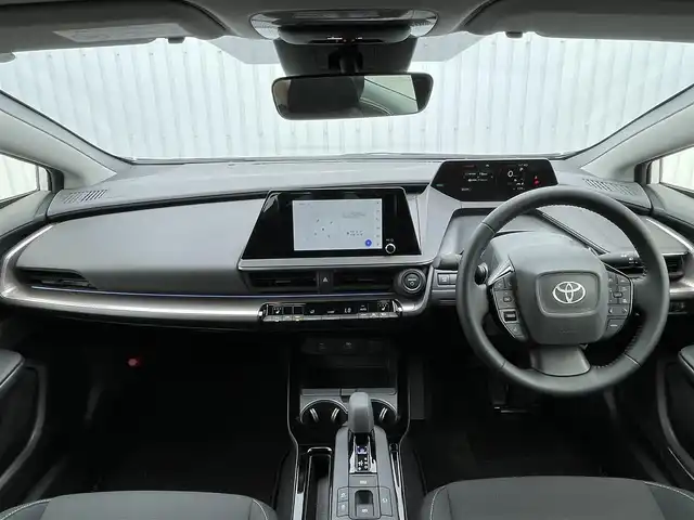 トヨタ プリウス U 滋賀県 2023(令5)年 0.9万km プラチナホワイトパールマイカ ディスプレイオーディオ /・Bluetooth/・フルセグ/全方位カメラ /LEDヘッドライト/オートハイビーム/シートヒーター/革巻きステアリング/追従クルコン/レーンキープアシスト/クリアランスソナー/電動格納ミラー/AC100V/BSM