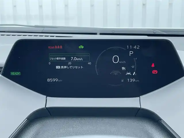 トヨタ プリウス U 滋賀県 2023(令5)年 0.9万km プラチナホワイトパールマイカ ディスプレイオーディオ /・Bluetooth/・フルセグ/全方位カメラ /LEDヘッドライト/オートハイビーム/シートヒーター/革巻きステアリング/追従クルコン/レーンキープアシスト/クリアランスソナー/電動格納ミラー/AC100V/BSM