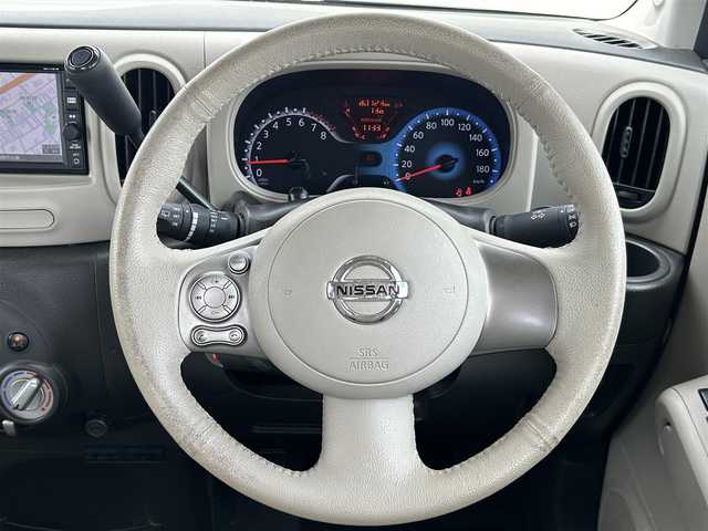 日産 キューブ 15X 富山県 2018(平30)年 8.1万km スーパーブラック 純正ＳＤナビ／/フルセグＴＶ／/Ｂｌｕｅｔｏｏｔｈ／/バックカメラ／/インテリジェントキー／/アイドリングストップ／/プッシュスタートエンジン／/ビルトインＥＴＣ／/ステアリングスイッチ／/ベンチシート