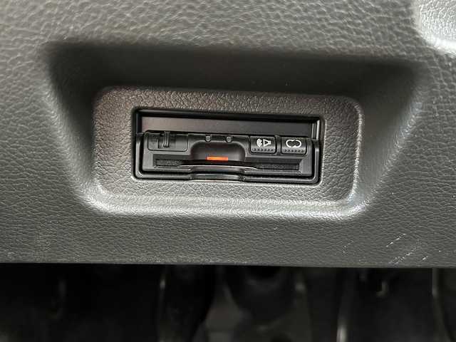 日産 キューブ 15X 富山県 2018(平30)年 8.1万km スーパーブラック 純正ＳＤナビ／/フルセグＴＶ／/Ｂｌｕｅｔｏｏｔｈ／/バックカメラ／/インテリジェントキー／/アイドリングストップ／/プッシュスタートエンジン／/ビルトインＥＴＣ／/ステアリングスイッチ／/ベンチシート