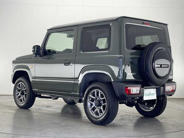 スズキ ジムニー XC 宮崎県 2025(令7)年 0.1万km未満 ジャングルグリーン ワンオーナー/禁煙車/登録時走行距離12キロ/盗難防止装置/衝突被害軽減システム/クルーズコントロール/コーナーセンサー/レーンキープアシスト/横滑り防止装置/エアバッグ（運転席・助手席・サイド）/4WD/ダウンヒルアシストコントロール/前席シートヒーター/スマートキー2ケ/純正フロアマット/背面タイヤ/純正アルミホイール/ABS/オートライト/パワーウィンドウ/LEDライト/保証書/取扱説明書