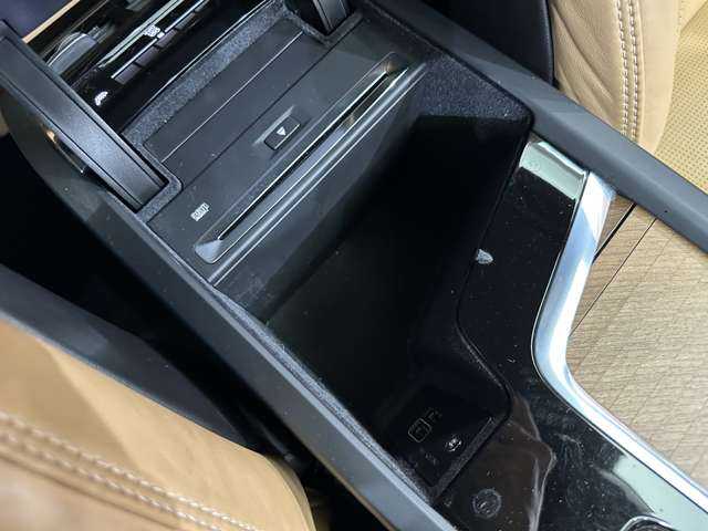 ボルボ ＸＣ９０ T6 AWD インスクリプション 千葉県 2016(平28)年 6.2万km クリスタルホワイトP Ｂｏｗｅｒｓ＆Ｗｉｌｋｉｎｓサウンド　/エアサス　/茶革　/ＨＵＤ　/ＡＣＣ　/ナビ　/３６０°Ｂｌｕｅｔｏｏｔｈ接続　/電動シート　/シートＨ　/ベンチレーション　/電動リアゲート　/衝突軽減Ｂ　/ＢＳＭ　/ＬＫＡ　/ＥＴＣ