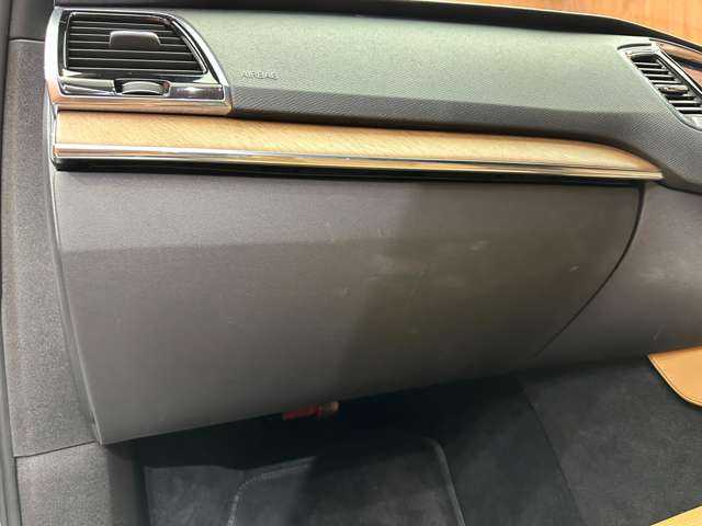 ボルボ ＸＣ９０ T6 AWD インスクリプション 千葉県 2016(平28)年 6.2万km クリスタルホワイトP Ｂｏｗｅｒｓ＆Ｗｉｌｋｉｎｓサウンド　/エアサス　/茶革　/ＨＵＤ　/ＡＣＣ　/ナビ　/３６０°Ｂｌｕｅｔｏｏｔｈ接続　/電動シート　/シートＨ　/ベンチレーション　/電動リアゲート　/衝突軽減Ｂ　/ＢＳＭ　/ＬＫＡ　/ＥＴＣ