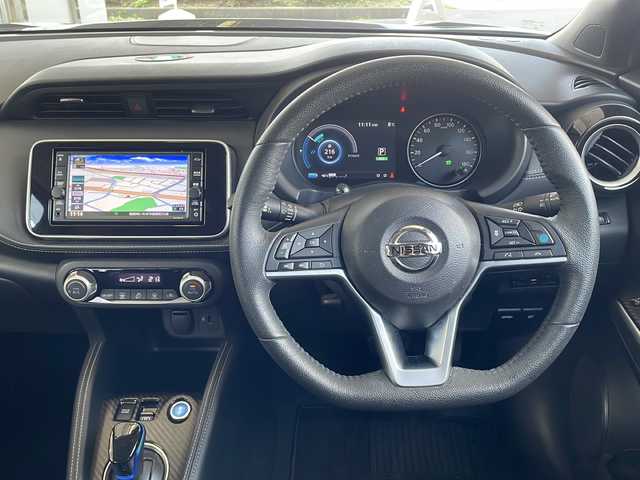 日産 キックス X 福島県 2020(令2)年 3.2万km ピュアブラック １オーナー　プロパイロット　純正フルエアロ　全方位カメラ　デジタルインナーミラー　ハーフレザーシート　フルセグＴＶ　純正ドライブレコーダー　ビルトインＥＴＣ　クリアランスソナー　ルーフレール