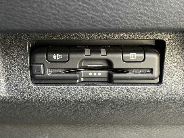 日産 キックス X 福島県 2020(令2)年 3.2万km ピュアブラック １オーナー　プロパイロット　純正フルエアロ　全方位カメラ　デジタルインナーミラー　ハーフレザーシート　フルセグＴＶ　純正ドライブレコーダー　ビルトインＥＴＣ　クリアランスソナー　ルーフレール