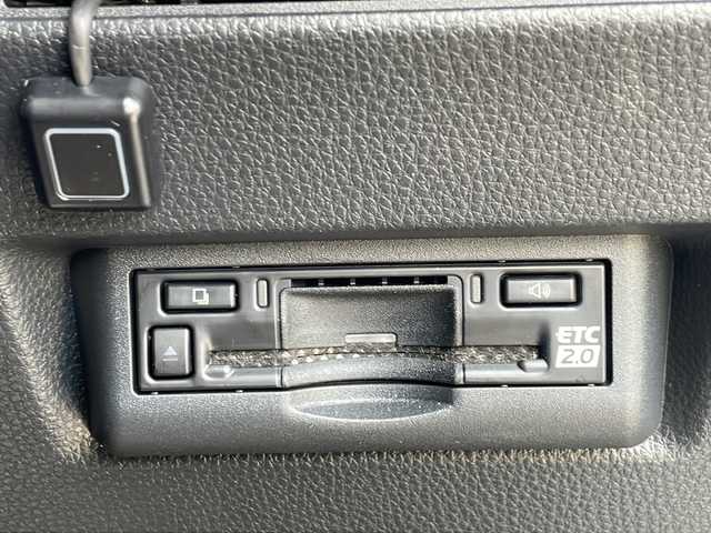 トヨタ ランドクルーザー ２５０ VX 大阪府 2024(令6)年 0.4万km プラチナホワイトパールマイカ ワンオーナー/サンルーフ/モデリスタパッケージ/モデリスタシグネチャーイルミブレード/モデリスタオーバーフェンダーホワイト/モデリスタリアスポイラー/丸目ヘッドランプ（標準角目積み込み）/純正ディスプレイオーディオ/（フルセグＴＶ・Bluetooth・USB）/パノラミックビューモニター/デジタルインナーミラー/セーフティセンス/・プリクラッシュセーフティ/・レーンディパーチャーアラート/・オートマチックハイビーム/・ドライバー異常時対応システム/・プロアクティブドライビングアシスト/・発進遅れ告知機能/・レーントレーシングアシスト/・レーダークルーズコントロール/・ロードサインアシスト/パワーバックドア/ブラインドスポットモニター/LEDヘッドライト/スマートキー/ビルトインETC2.0/D席パワーシート/黒レザーシート/前席シートヒーター/前席エアシート/リアクロストラフィックアラート/リアカメラディテクション/安心降車アシスト/車両接近サポート/横滑り防止機能/保証書/取説/スペアキー