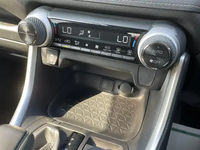 トヨタ ＲＡＶ４ ハイブリットX 宮崎県 2019(令1)年 3.8万km ホワイトパールクリスタルシャイン フルセグテレビ/SDナビ/トヨタセーフティセンス/バックカメラ/プッシュスタート/盗難防止装置/パーキングサポートブレーキ/ブラインドスポットモニター/純正18インチアルミ/ドライブレコーダー/LEDヘッドライト/クルーズコントロール/ETC