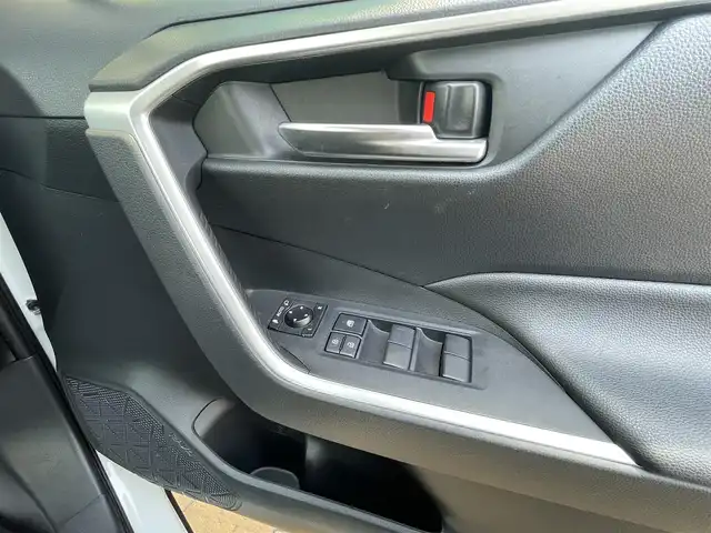 トヨタ ＲＡＶ４ ハイブリットX 宮崎県 2019(令1)年 3.8万km ホワイトパールクリスタルシャイン フルセグテレビ/SDナビ/トヨタセーフティセンス/バックカメラ/プッシュスタート/盗難防止装置/パーキングサポートブレーキ/ブラインドスポットモニター/純正18インチアルミ/ドライブレコーダー/LEDヘッドライト/クルーズコントロール/ETC
