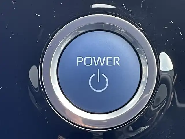 トヨタ ノア ハイブリッド S－Z 滋賀県 2023(令5)年 1万km ホワイトパールクリスタルシャイン 純正メモリナビ/10.5型純正ディスプレイオーディオ/トヨタセーフティーセンス/レーダークルーズコントロール/レーンキープアシスト/プロアクティブドライビングアシスト/アダプティブハイビーム/レーンディパーチャーアラート/ロードサインアシスト/両側電動スライドドア/純正ETC2.0/オートホールド/オートハイビーム/LEDヘッドライト/１００V充電/バックカメラ/純正17アルミホイール