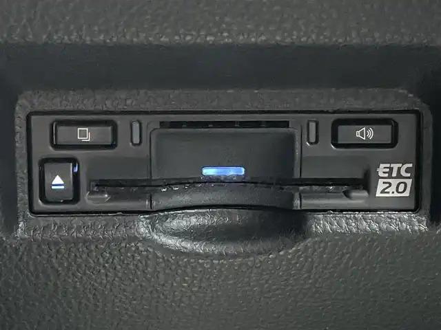 トヨタ ノア ハイブリッド S－Z 滋賀県 2023(令5)年 1万km ホワイトパールクリスタルシャイン 純正メモリナビ/10.5型純正ディスプレイオーディオ/トヨタセーフティーセンス/レーダークルーズコントロール/レーンキープアシスト/プロアクティブドライビングアシスト/アダプティブハイビーム/レーンディパーチャーアラート/ロードサインアシスト/両側電動スライドドア/純正ETC2.0/オートホールド/オートハイビーム/LEDヘッドライト/１００V充電/バックカメラ/純正17アルミホイール