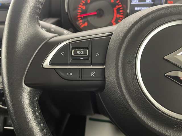 スズキ ジムニー XC 宮崎県 2018(平30)年 4.6万km ジャングルグリーン 禁煙車/パートタイム4WD/衝突被害軽減ブレーキ/社外ナビTV/（MDV-D406BT/CD/Bluetooth/FMAM/ワンセグTV)/社外バックカメラ/社外ETC/純正マッドガード/純正LEDオートライト/純正フォグ/純正16インチアルミ/純正セキュリティアラーム/クルーズコントロール/レーンディパーチャーアラート/ダウンヒルアシストコントロール/シートヒーター/オートエアコン/ウインカードアミラー/本革巻ハンドル/スマートキー/プッシュエンジンスタート/新車時保証書/取扱い説明書