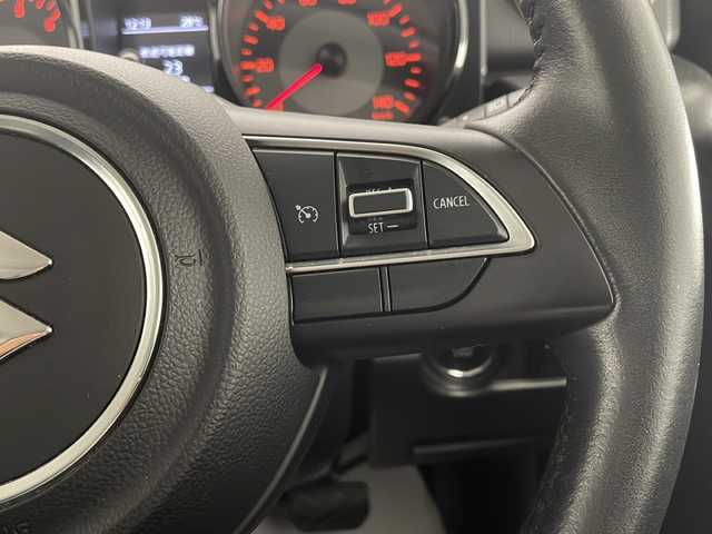 スズキ ジムニー XC 宮崎県 2018(平30)年 4.6万km ジャングルグリーン 禁煙車/パートタイム4WD/衝突被害軽減ブレーキ/社外ナビTV/（MDV-D406BT/CD/Bluetooth/FMAM/ワンセグTV)/社外バックカメラ/社外ETC/純正マッドガード/純正LEDオートライト/純正フォグ/純正16インチアルミ/純正セキュリティアラーム/クルーズコントロール/レーンディパーチャーアラート/ダウンヒルアシストコントロール/シートヒーター/オートエアコン/ウインカードアミラー/本革巻ハンドル/スマートキー/プッシュエンジンスタート/新車時保証書/取扱い説明書