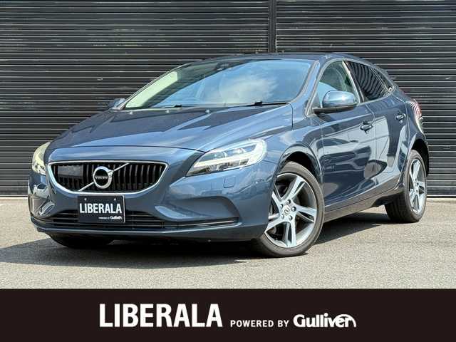 ボルボ Ｖ４０ T3 モメンタム 静岡県 2018(平30)年 4.7万km 紺 ハーフレザーシート /BLIS/純正ナビ/(CD/DVD/Bluetooth/フルセグ)/衝突被害軽減システム/バックカメラ/アダプティブクルーズコントロール/レーンキープアシスト/パーキングアシスト/パワーシート/シートヒーター/スマートキー/ETC/フロアマット/純正17インチアルミホイール/保証書/取説/スペアキー