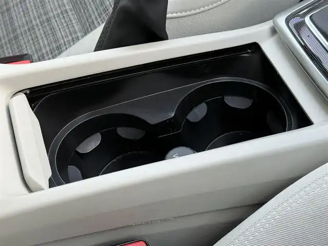 ボルボ Ｖ４０ T3 モメンタム 静岡県 2018(平30)年 4.7万km 紺 ハーフレザーシート /BLIS/純正ナビ/(CD/DVD/Bluetooth/フルセグ)/衝突被害軽減システム/バックカメラ/アダプティブクルーズコントロール/レーンキープアシスト/パーキングアシスト/パワーシート/シートヒーター/スマートキー/ETC/フロアマット/純正17インチアルミホイール/保証書/取説/スペアキー