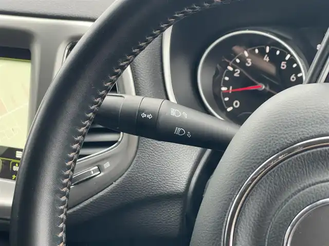 クライスラー・ジープ ジープ コンパス ロンジチュード 山梨県 2019(平31)年 4.1万km パール