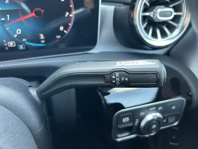 メルセデス・ベンツ ＣＬＡ２５０ 4MATIC AMGライン 石川県 2019(令1)年 5.3万km パール 4WD/AMGレザーエクスクルーシブパッケージ/レーダーセーフティパッケージ/ナビゲーションパッケージ/アドバンスドパッケージ/パノラミックスライディングルーフ/ETC2.0/全方位カメラ/ヘッドアップディスプレイ/パワーシート（D+N席）/シートヒーター（D+N席）/シートメモリー/純正アルミホイール/スマートキー