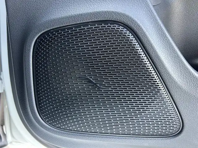 メルセデス・ベンツ ＣＬＡ２５０ 4MATIC AMGライン 石川県 2019(令1)年 5.3万km パール 4WD/AMGレザーエクスクルーシブパッケージ/レーダーセーフティパッケージ/ナビゲーションパッケージ/アドバンスドパッケージ/パノラミックスライディングルーフ/ETC2.0/全方位カメラ/ヘッドアップディスプレイ/パワーシート（D+N席）/シートヒーター（D+N席）/シートメモリー/純正アルミホイール/スマートキー