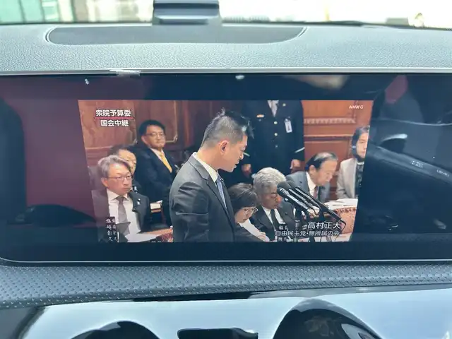 メルセデス・ベンツ ＣＬＡ２５０ 4MATIC AMGライン 石川県 2019(令1)年 5.3万km パール 4WD/AMGレザーエクスクルーシブパッケージ/レーダーセーフティパッケージ/ナビゲーションパッケージ/アドバンスドパッケージ/パノラミックスライディングルーフ/ETC2.0/全方位カメラ/ヘッドアップディスプレイ/パワーシート（D+N席）/シートヒーター（D+N席）/シートメモリー/純正アルミホイール/スマートキー