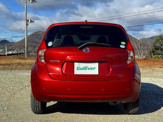 日産 ノート XVセレ +セーフ 兵庫県 2015(平27)年 5.9万km ラディアントレッド 純正ナビ/フルセグTV/Bluetooth接続可/DVD再生可/アラウンドビューモニター/ステアリングリモコン/AUTOライト/アイドリングストップ/車線逸脱警報/スマートキー×2/プッシュスタート/純正フロアマット/スペアタイヤ有