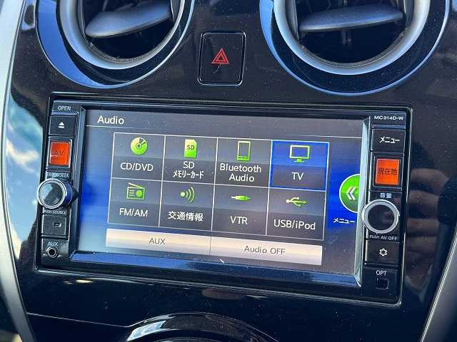 日産 ノート XVセレ +セーフ 兵庫県 2015(平27)年 5.9万km ラディアントレッド 純正ナビ/フルセグTV/Bluetooth接続可/DVD再生可/アラウンドビューモニター/ステアリングリモコン/AUTOライト/アイドリングストップ/車線逸脱警報/スマートキー×2/プッシュスタート/純正フロアマット/スペアタイヤ有