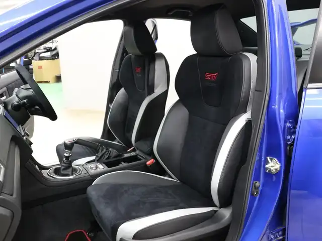 スバル ＷＲＸ ＳＴＩ STI タイプS 三重県 2020(令2)年 1.2万km WRブルーパール 555台限定車/OPフルパッケージ/・リアビークルディテクション/・フロント/サイドビューモニター/・ハイビームアシスト/・ウェルカムライティング/・RECARO製フロントシート/・パワーシート(助手席)/純正DIATONE8インチメモリナビ ・フルセグTV/・DVD再生可/・Bluetooth/バックカメラ/前席パワーシート/シートヒーター /ETC/純正BBS製7本Y字スポークゴールド塗装アルミホイール/brembo製18インチブレーキ(フロント対向6ポッド/リア対向2ポッド)/「STi」ロゴ入シルバー塗装キャリパーcharged speed F・S・Rカーボンスポイラー/大型ウイングタイプリアスポイラー/ブラックドアミラー(ヒーター/LED式ウインカー付)/「STi」エンブレム付ブラックサイドガーニッシュ/サイドシルスポイラー/チェリーレッドストライプ入ディフューザー付リアバンパー(サイドグリル付)/リアフォグランプ/LEDヘッドランプ/・オートライト/ハイビームアシスト/ヘッドランプウォッシャー/プッシュエンジンスタート/スマートキー