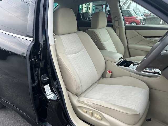 日産 フーガ 250GT 静岡県 2015(平27)年 6.2万km ガーネットブラック ●純正ナビ/（ワンセグ/CD/DVD/Bluetooth）/●全方位カメラ/●クルーズコントロール/●衝突軽減ブレーキ/●レーンキープアシスト/●前後コーナーセンサー/●オートライト/●フォグランプ/●革巻きステアリング/●ステアリングスイッチ/●チルト&テレスコピックステアリング/●運転席シートメモリー/●運転席&助手席パワーシート/●電動格納ウインカーミラー/●ETC/●ドアバイザー/●プッシュスタート/●スマートキー/●スペアキー1本/●純正18インチアルミホイール/●W+サイド+カーテンSRS+ABS