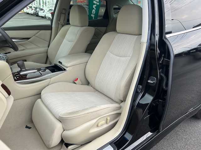 日産 フーガ 250GT 静岡県 2015(平27)年 6.2万km ガーネットブラック ●純正ナビ/（ワンセグ/CD/DVD/Bluetooth）/●全方位カメラ/●クルーズコントロール/●衝突軽減ブレーキ/●レーンキープアシスト/●前後コーナーセンサー/●オートライト/●フォグランプ/●革巻きステアリング/●ステアリングスイッチ/●チルト&テレスコピックステアリング/●運転席シートメモリー/●運転席&助手席パワーシート/●電動格納ウインカーミラー/●ETC/●ドアバイザー/●プッシュスタート/●スマートキー/●スペアキー1本/●純正18インチアルミホイール/●W+サイド+カーテンSRS+ABS
