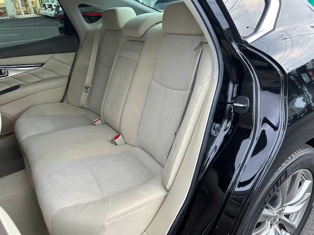 日産 フーガ 250GT 静岡県 2015(平27)年 6.2万km ガーネットブラック ●純正ナビ/（ワンセグ/CD/DVD/Bluetooth）/●全方位カメラ/●クルーズコントロール/●衝突軽減ブレーキ/●レーンキープアシスト/●前後コーナーセンサー/●オートライト/●フォグランプ/●革巻きステアリング/●ステアリングスイッチ/●チルト&テレスコピックステアリング/●運転席シートメモリー/●運転席&助手席パワーシート/●電動格納ウインカーミラー/●ETC/●ドアバイザー/●プッシュスタート/●スマートキー/●スペアキー1本/●純正18インチアルミホイール/●W+サイド+カーテンSRS+ABS