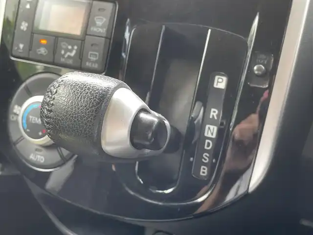 ダイハツ タント カスタム RS スマートセレ SA 熊本県 2014(平26)年 11.6万km パールホワイトⅢ 衝突軽減ブレーキ/プッシュスタート/社外ナビ/（CD・DVD・フルセグTV・BTオーディオ・SD）/ETC/純正15インチAW/両側パワースライドドア/LEDヘッドライト/オートライト/フォグライト/横滑り防止装置/ウィンカーミラー/純正フロアマット/純正ドアバイザー