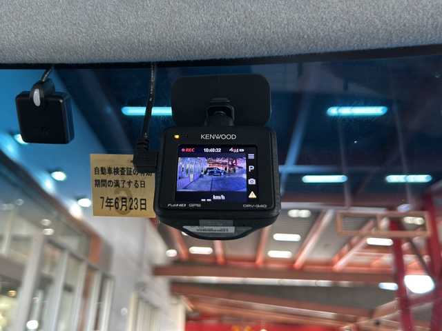 ダイハツ タント カスタム RS スマートセレ SA 静岡県 2014(平26)年 9.8万km パールホワイトⅢ 社外メモリナビ/・CD/・DVD/・フルセグＴＶ/・Bluetooth/・USB/・AM/・FM/主要装備/・両側パワスラ/・衝突軽減/・横滑り防止装置/・ETC/・ドラレコ前/・純正フロアマット/・純正アルミホイール/・LEDヘッドライト/・オートライト/・フォグランプ/・スマートキー/・プッシュスタート