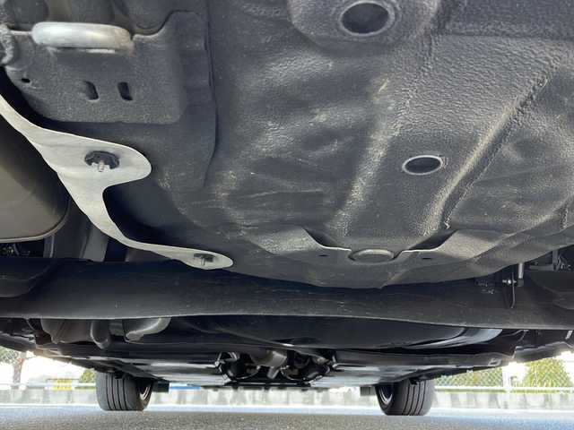 日産 オーラ G 山口県 2022(令4)年 4万km ダークメタルグレー BOSEサウンド/純正9インチナビ/・AM/FM/HDMI/Androido Auto/・Bluetooth/・フルセグテレビ/アラウンドビューモニター/ドライブレコーダー/ETC/スマートルームミラー/ワイヤレス充電/安全装備/・プロパイロット/・エマージェンシーブレーキ/・インテリジェント FCW（前方衝突予測警報）/・踏み間違い衝突防止アシスト/・インテリジェント LI（車線逸脱防止支援システム）＋LDW（車線逸脱警報）/・インテリジェント BSI（後側方衝突防止支援システム）/BSW（後側方車両検知警報）/・標識検知機能（進入禁止標識検知、最高速度標識検知、一時停止標識検知）/・SOSコール/・オートハイビーム/LEDヘッドライト/純正フロアマット/純正17インチAW