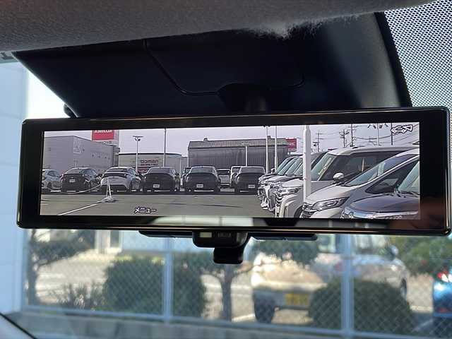 日産 オーラ G 山口県 2022(令4)年 4万km ダークメタルグレー BOSEサウンド/純正9インチナビ/・AM/FM/HDMI/Androido Auto/・Bluetooth/・フルセグテレビ/アラウンドビューモニター/ドライブレコーダー/ETC/スマートルームミラー/ワイヤレス充電/安全装備/・プロパイロット/・エマージェンシーブレーキ/・インテリジェント FCW（前方衝突予測警報）/・踏み間違い衝突防止アシスト/・インテリジェント LI（車線逸脱防止支援システム）＋LDW（車線逸脱警報）/・インテリジェント BSI（後側方衝突防止支援システム）/BSW（後側方車両検知警報）/・標識検知機能（進入禁止標識検知、最高速度標識検知、一時停止標識検知）/・SOSコール/・オートハイビーム/LEDヘッドライト/純正フロアマット/純正17インチAW