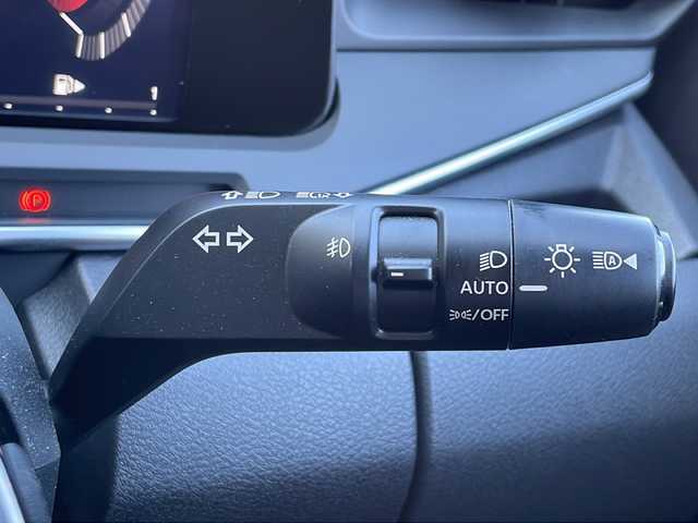 日産 オーラ G 山口県 2022(令4)年 4万km ダークメタルグレー BOSEサウンド/純正9インチナビ/・AM/FM/HDMI/Androido Auto/・Bluetooth/・フルセグテレビ/アラウンドビューモニター/ドライブレコーダー/ETC/スマートルームミラー/ワイヤレス充電/安全装備/・プロパイロット/・エマージェンシーブレーキ/・インテリジェント FCW（前方衝突予測警報）/・踏み間違い衝突防止アシスト/・インテリジェント LI（車線逸脱防止支援システム）＋LDW（車線逸脱警報）/・インテリジェント BSI（後側方衝突防止支援システム）/BSW（後側方車両検知警報）/・標識検知機能（進入禁止標識検知、最高速度標識検知、一時停止標識検知）/・SOSコール/・オートハイビーム/LEDヘッドライト/純正フロアマット/純正17インチAW