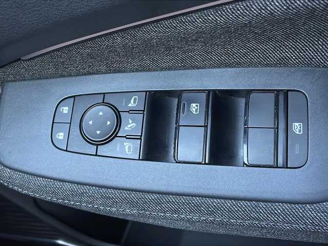 日産 オーラ G 山口県 2022(令4)年 4万km ダークメタルグレー BOSEサウンド/純正9インチナビ/・AM/FM/HDMI/Androido Auto/・Bluetooth/・フルセグテレビ/アラウンドビューモニター/ドライブレコーダー/ETC/スマートルームミラー/ワイヤレス充電/安全装備/・プロパイロット/・エマージェンシーブレーキ/・インテリジェント FCW（前方衝突予測警報）/・踏み間違い衝突防止アシスト/・インテリジェント LI（車線逸脱防止支援システム）＋LDW（車線逸脱警報）/・インテリジェント BSI（後側方衝突防止支援システム）/BSW（後側方車両検知警報）/・標識検知機能（進入禁止標識検知、最高速度標識検知、一時停止標識検知）/・SOSコール/・オートハイビーム/LEDヘッドライト/純正フロアマット/純正17インチAW