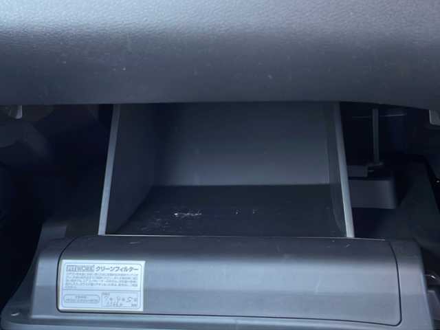 日産 オーラ G 山口県 2022(令4)年 4万km ダークメタルグレー BOSEサウンド/純正9インチナビ/・AM/FM/HDMI/Androido Auto/・Bluetooth/・フルセグテレビ/アラウンドビューモニター/ドライブレコーダー/ETC/スマートルームミラー/ワイヤレス充電/安全装備/・プロパイロット/・エマージェンシーブレーキ/・インテリジェント FCW（前方衝突予測警報）/・踏み間違い衝突防止アシスト/・インテリジェント LI（車線逸脱防止支援システム）＋LDW（車線逸脱警報）/・インテリジェント BSI（後側方衝突防止支援システム）/BSW（後側方車両検知警報）/・標識検知機能（進入禁止標識検知、最高速度標識検知、一時停止標識検知）/・SOSコール/・オートハイビーム/LEDヘッドライト/純正フロアマット/純正17インチAW