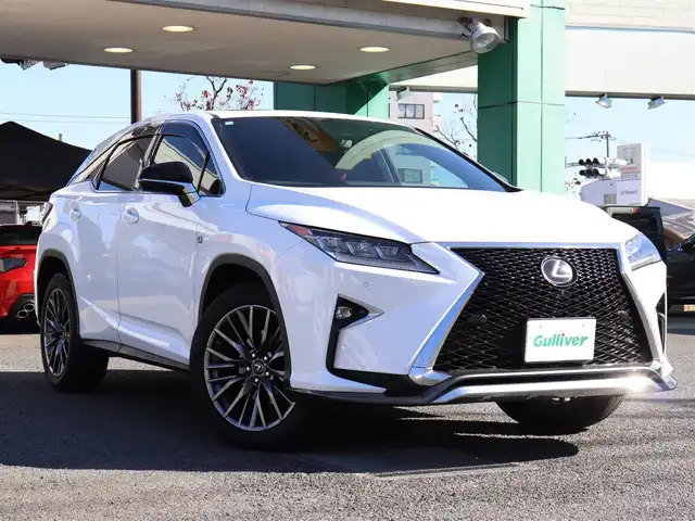 レクサス ＲＸ 300 Fスポーツ 神奈川県 2018(平30)年 5.3万km ホワイトノーヴァガラスフレーク セーフティシステムプラス/サンルーフ /ディスプレイオーディオナビ/フルセグテレビ/BluetoothAudio/アラウンドビューモニター/クルーズコントロール/ドライブモードセレクト/プッシュスタート/パワーバックドア/ETC2.0/LEDヘッドランプ/パドルシフト/ステアリングヒーター/赤革シート/8WAYパワーシート/シートヒーター/シートポジションメモリー機能/手動サンシェード（後席）/保証書、取説、ナビ説/スペアスマートキー