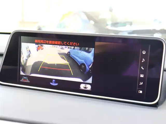 レクサス ＲＸ 300 Fスポーツ 神奈川県 2018(平30)年 5.3万km ホワイトノーヴァガラスフレーク セーフティシステムプラス/サンルーフ /ディスプレイオーディオナビ/フルセグテレビ/BluetoothAudio/アラウンドビューモニター/クルーズコントロール/ドライブモードセレクト/プッシュスタート/パワーバックドア/ETC2.0/LEDヘッドランプ/パドルシフト/ステアリングヒーター/赤革シート/8WAYパワーシート/シートヒーター/シートポジションメモリー機能/手動サンシェード（後席）/保証書、取説、ナビ説/スペアスマートキー